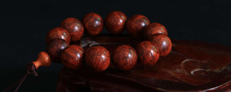 緬甸花梨木手串對人的好處