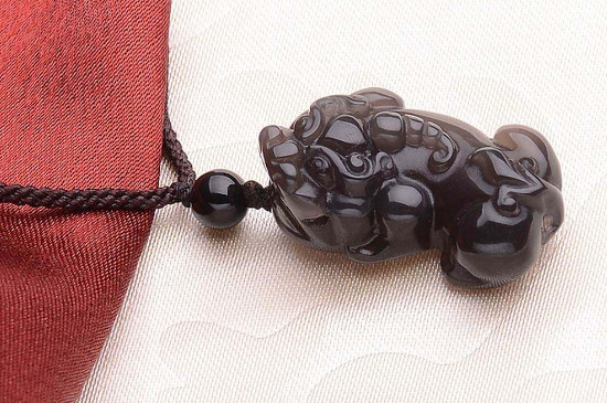 黑曜石是透明的嗎