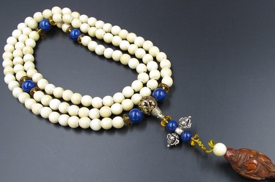 佩戴佛珠項鏈佛頭方向