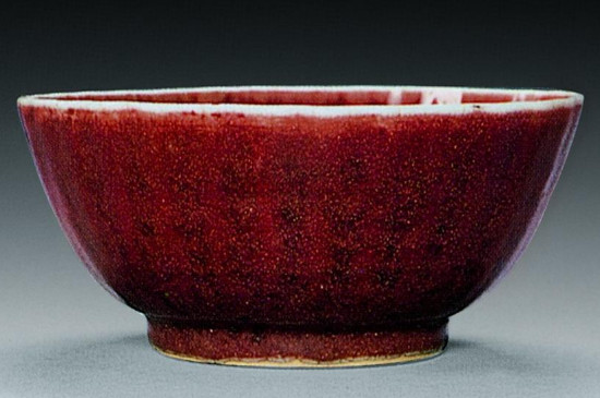 郎窯紅釉瓷器特征