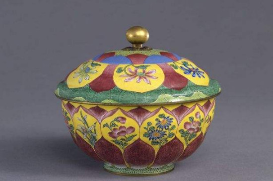 琺瑯彩瓷器的特點