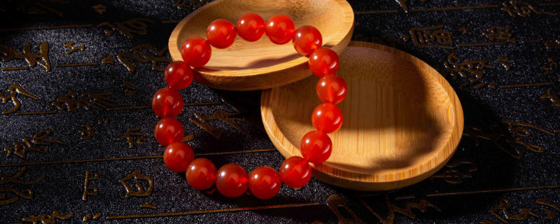 南紅怎么保養(yǎng)會(huì)越擦越亮