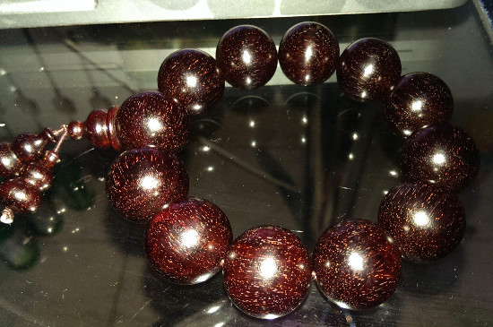 小葉紫檀盤(pán)玩掉色正常嗎