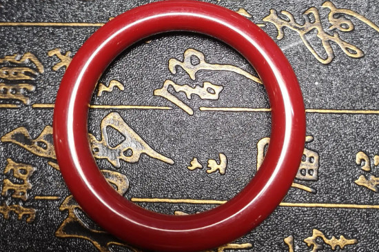 紅珊瑚手鐲怎么辨別真假