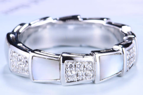 鉑金戒指怎么清洗更亮