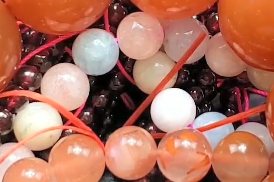 女人帶瑪瑙好處和禁忌