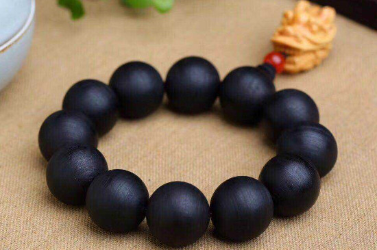 北沉香手串怎么盤能透明