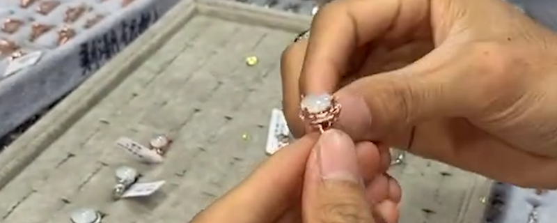 玉髓和翡翠哪個(gè)養(yǎng)人