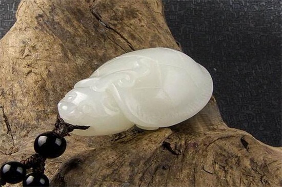 女人戴龍龜?shù)鯄嫾芍M，龍龜怎么戴