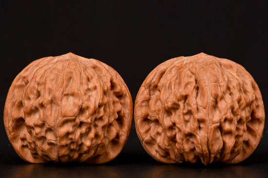 官帽核桃怎么盤紅