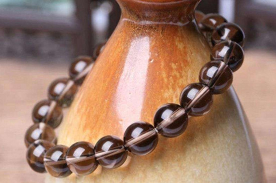 茶晶適合什么人戴，這些人佩戴比較適合