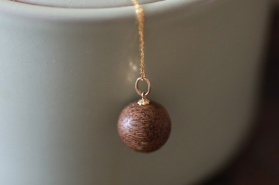 佩戴沉香吊墜的功效與作用