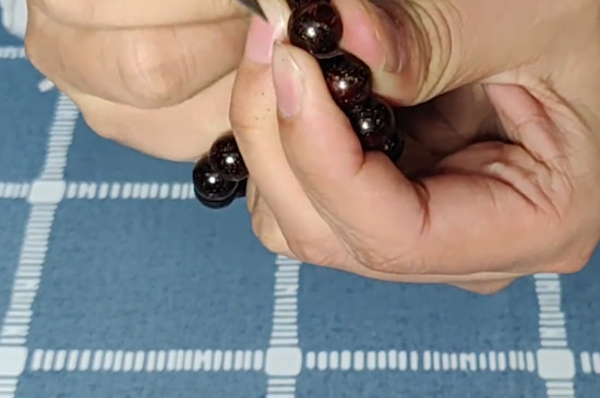 小葉紫檀佛珠如何包漿