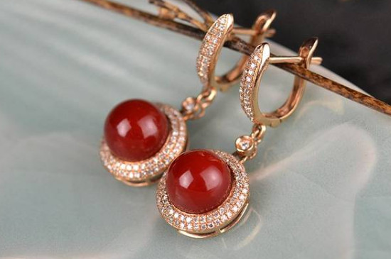 紅珊瑚和南紅的區(qū)別