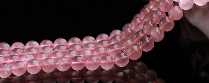 女生戴粉水晶戴哪個手