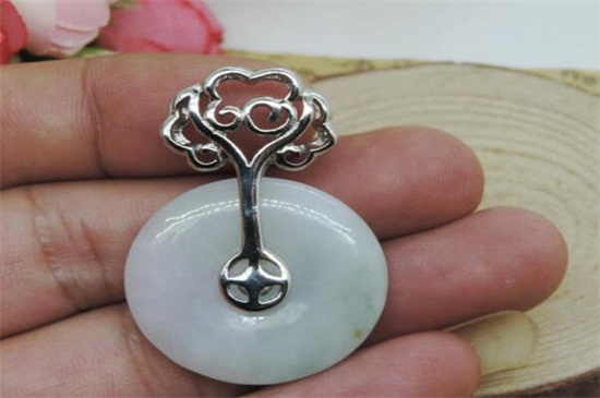 女人戴平安扣的好處