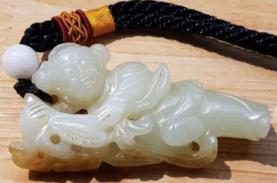 白玉和碧玉哪個(gè)養(yǎng)人