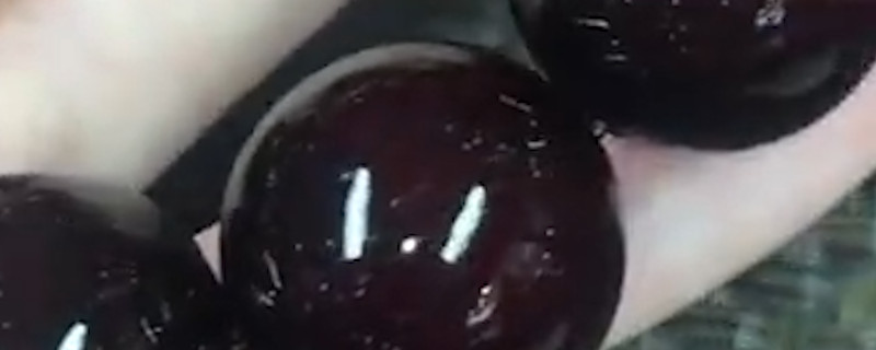 小葉紫檀應(yīng)該戴哪只手