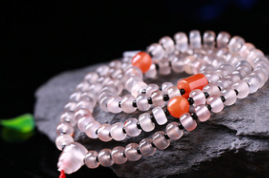 荔枝凍戴左手還是右手