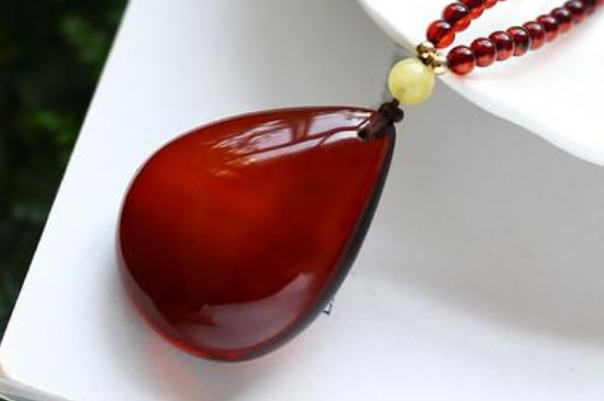 一代血珀和二代血珀的區(qū)別