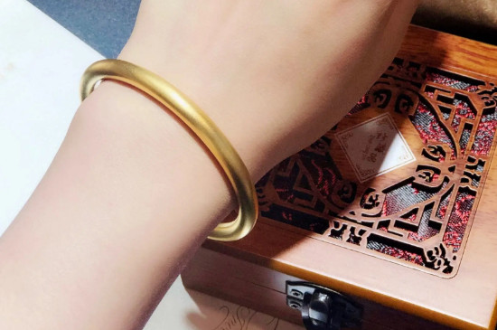 金鐲子怎么摘下來