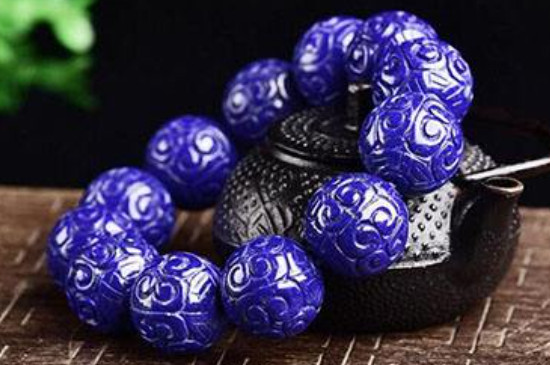 女人戴青金石好嗎