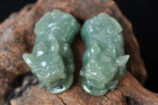 翡翠貔貅吊墜的佩戴要注意什么