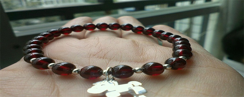 石榴石與瑪瑙的區(qū)別