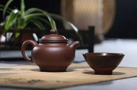 怎么養(yǎng)紫砂壺才滋潤(rùn)有光澤
