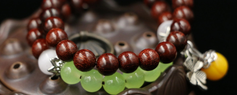 怎樣區(qū)分手串是不是塑料的