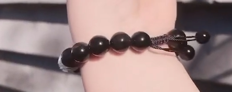 金曜石手鏈戴在左手還是右手