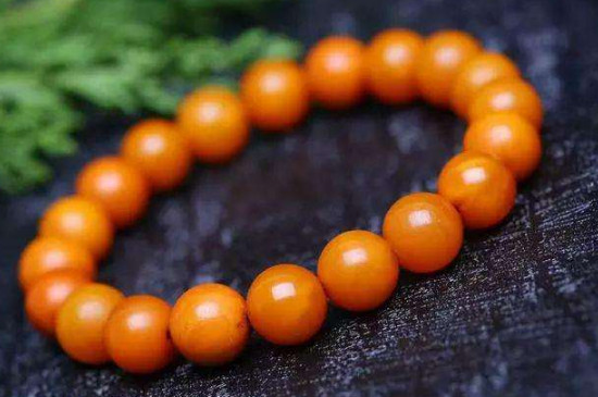 蜜蠟的保養(yǎng)方法和注意事項