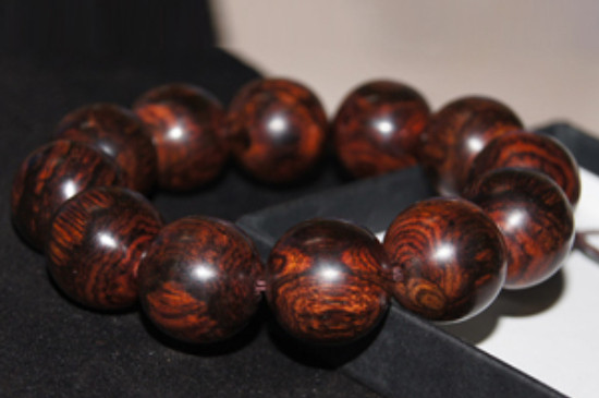 黃花梨手串盤到什么時(shí)候才能上手