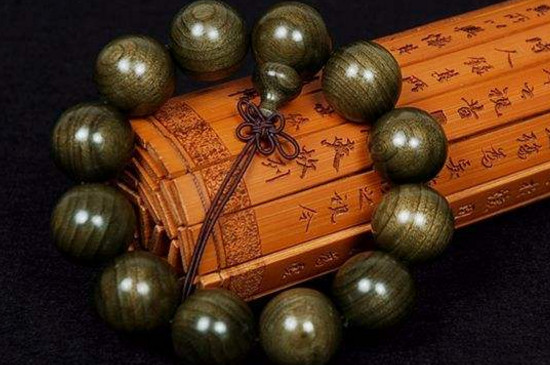 金絲楠木手鐲價(jià)格，材質(zhì)不同價(jià)格也不同