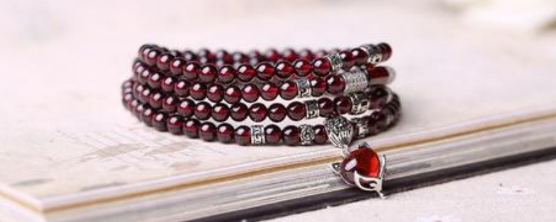 紫牙烏石榴石的功效與作用佩戴禁忌