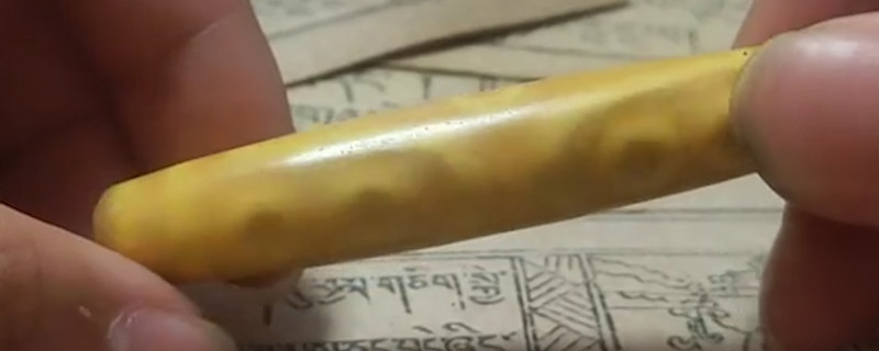 天珠是什么材質(zhì)的才是真的天珠