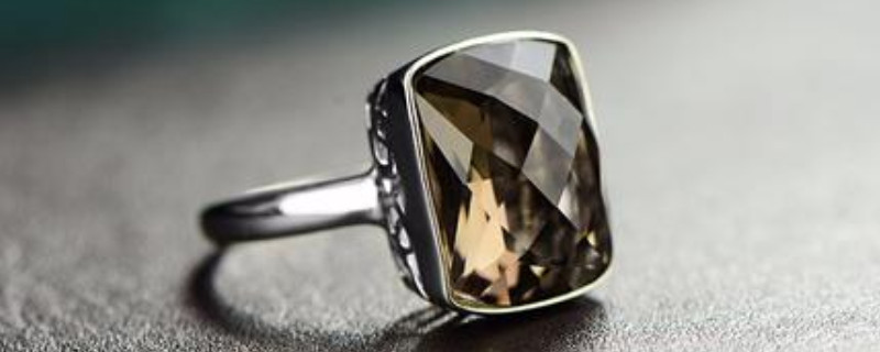 茶晶手串戴左手還是右手