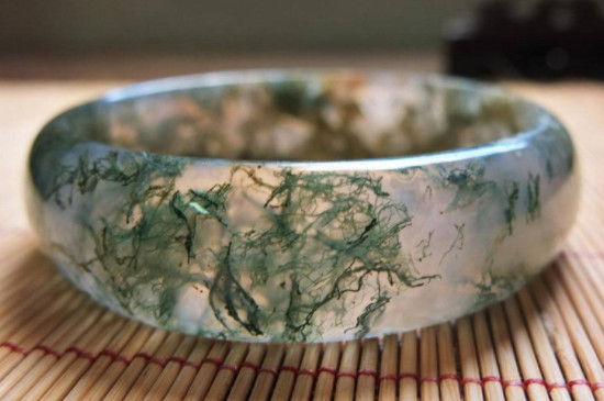水草瑪瑙戴左手還是右手