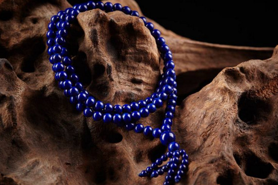 女人戴青金石好嗎，戴青金石對女人的好處