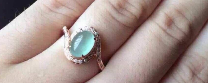 翡翠放水里能看出真假嗎