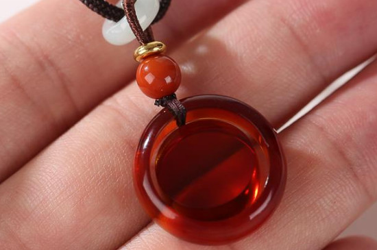 血珀的功效與作用佩戴禁忌