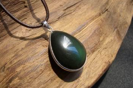 黑曜石不能戴左手嗎，戴左手可排毒養(yǎng)顏