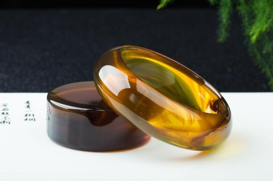 蜜蠟很輕嗎像是塑料