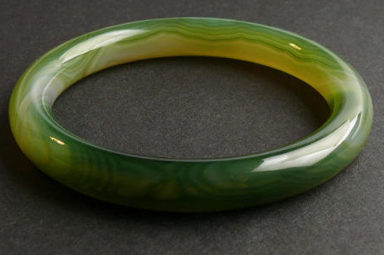 瑪瑙手鐲價(jià)錢，400～6000元左右