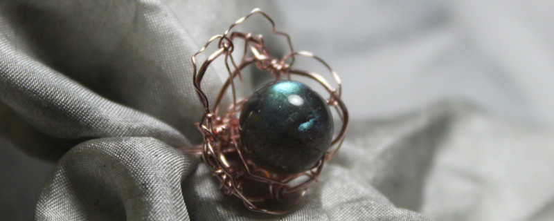 月長石和拉長石的區(qū)別