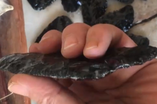 金運(yùn)石和金曜石有什么區(qū)別