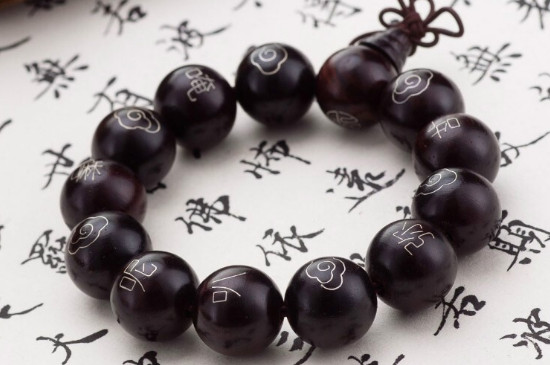 大葉紫檀與小葉紫檀的區(qū)別