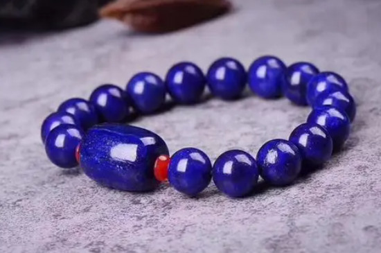 青金石可以戴右手嗎