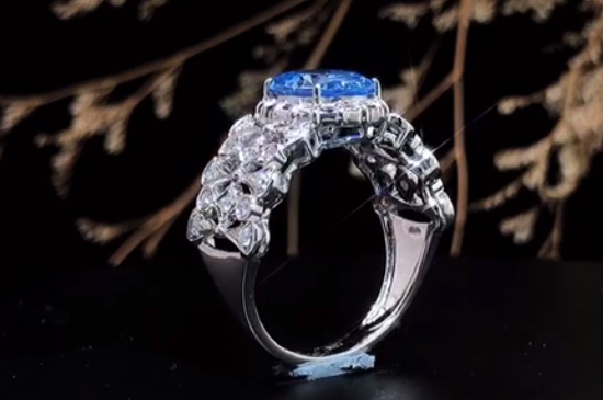 托帕石適合什么人戴