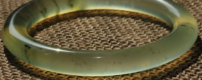 岫玉花玉能盤透嗎